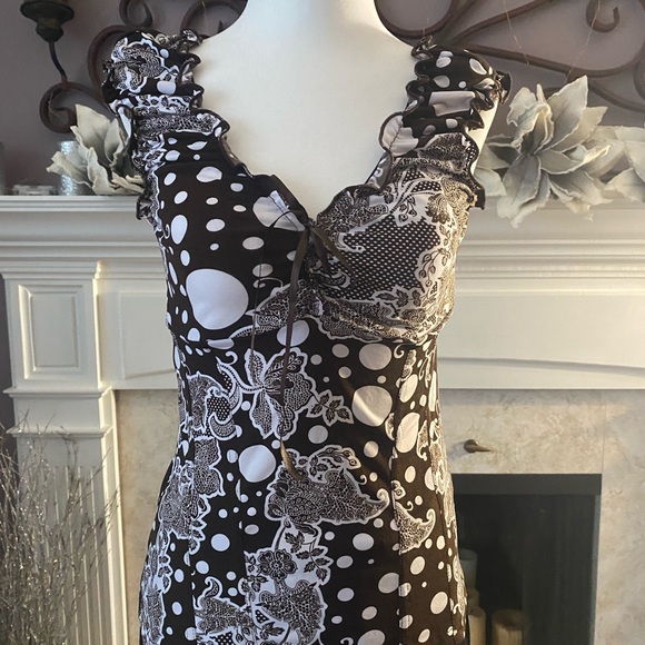 Suzy Shier Tops - Retro Suzy Shier Tank Top, Brown with White Bold Pattern